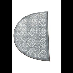 Nourison Diamond Damask 39" x 24" Washable Slice Rug Light Gray